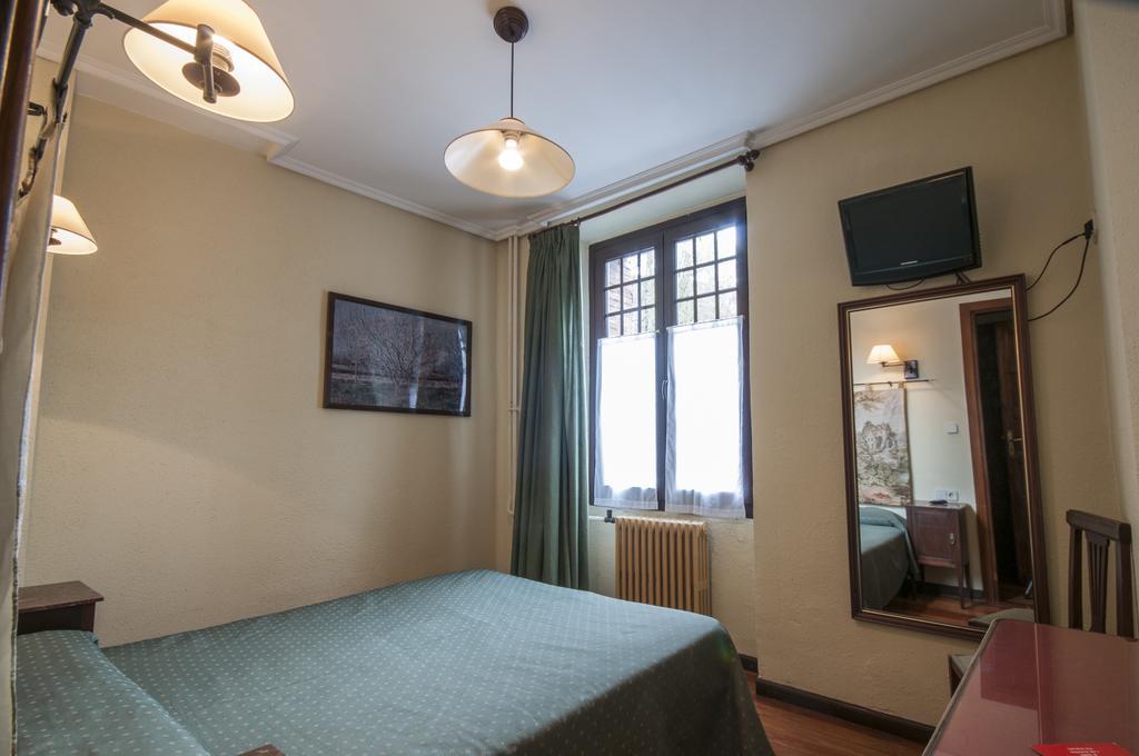 Hostal Ayestaran II 레쿤베리 외부 사진